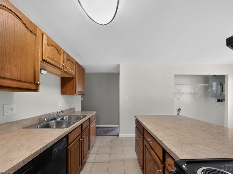 9697 Gibralter Drive, Colerain Township, OH 45251 Photo 8