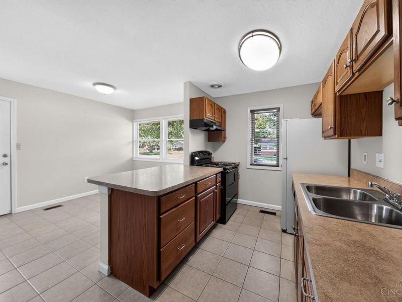 9697 Gibralter Drive, Colerain Township, OH 45251 Photo 9