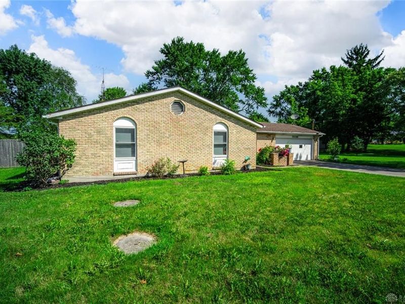 30 Huron Circle, Enon Vlg, OH 45323 Photo 10