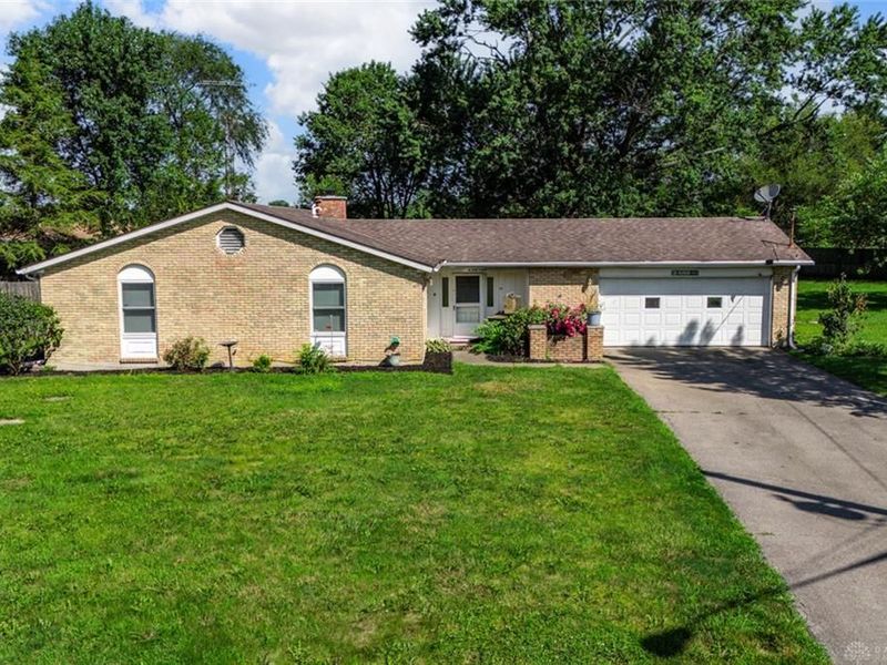 30 Huron Circle, Enon Vlg, OH 45323 Photo 4