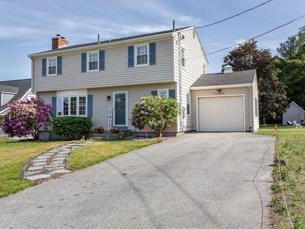 583 Whetstone Hill Rd, Somerset, MA 02726