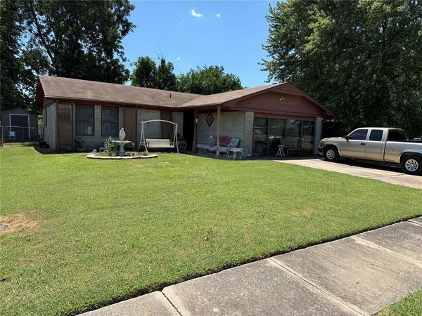 3705 MEADOWBROOK Drive, Muskogee, OK 74401