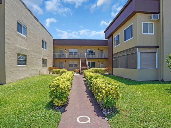 810 Burgundy Q, Delray Beach, FL 33484