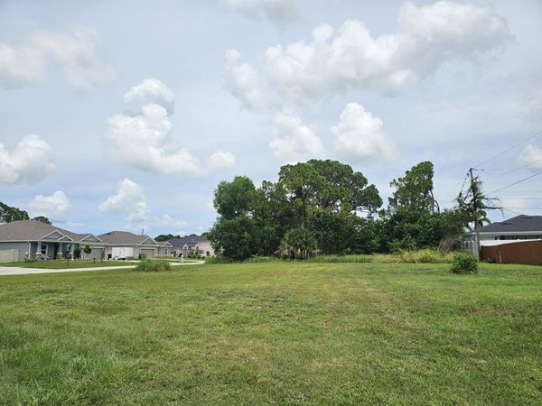 4602 SW Fallkirk Street, Port St. Lucie, FL 34953