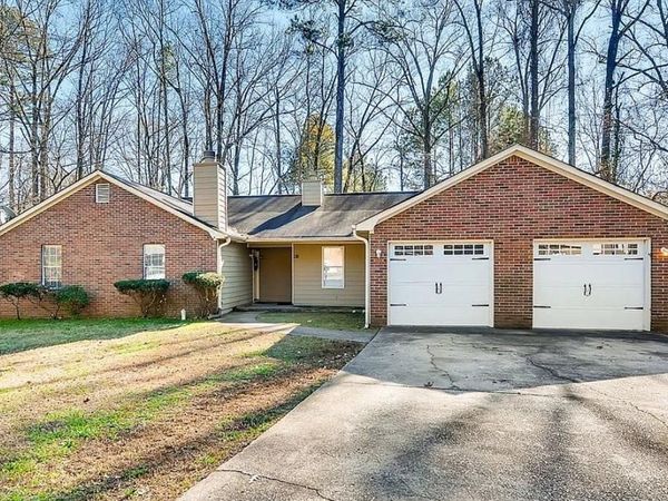 5913 Summerglen Lane, Atlanta, GA 30349