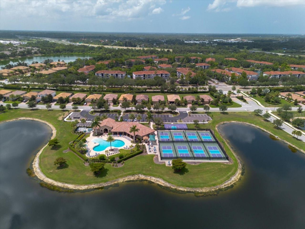7031 Quiet Creek Drive, Bradenton, FL 34212 Photo