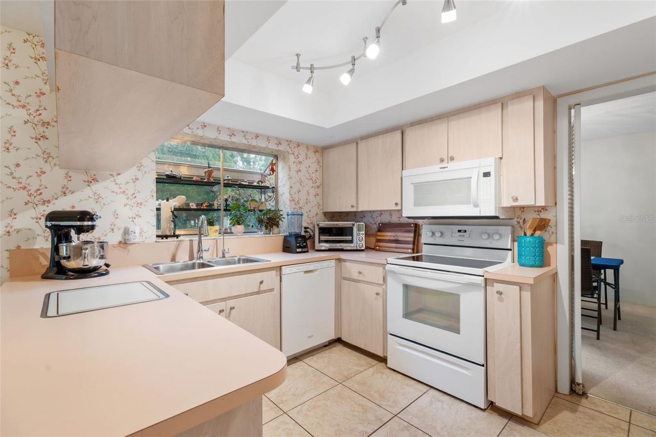 1901 Dormieone Road N, Saint Petersburg, FL 33710 Photo