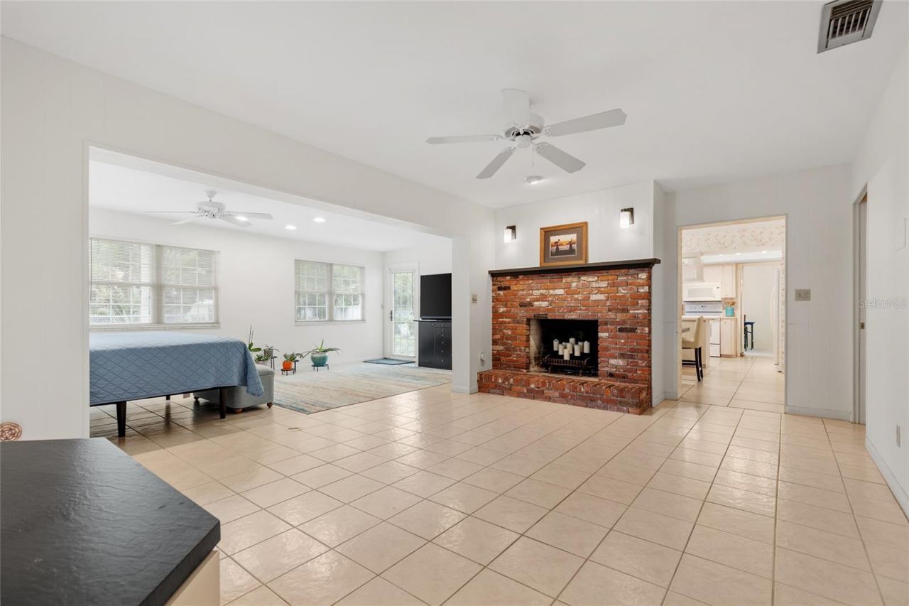 1901 Dormieone Road N, Saint Petersburg, FL 33710 Photo