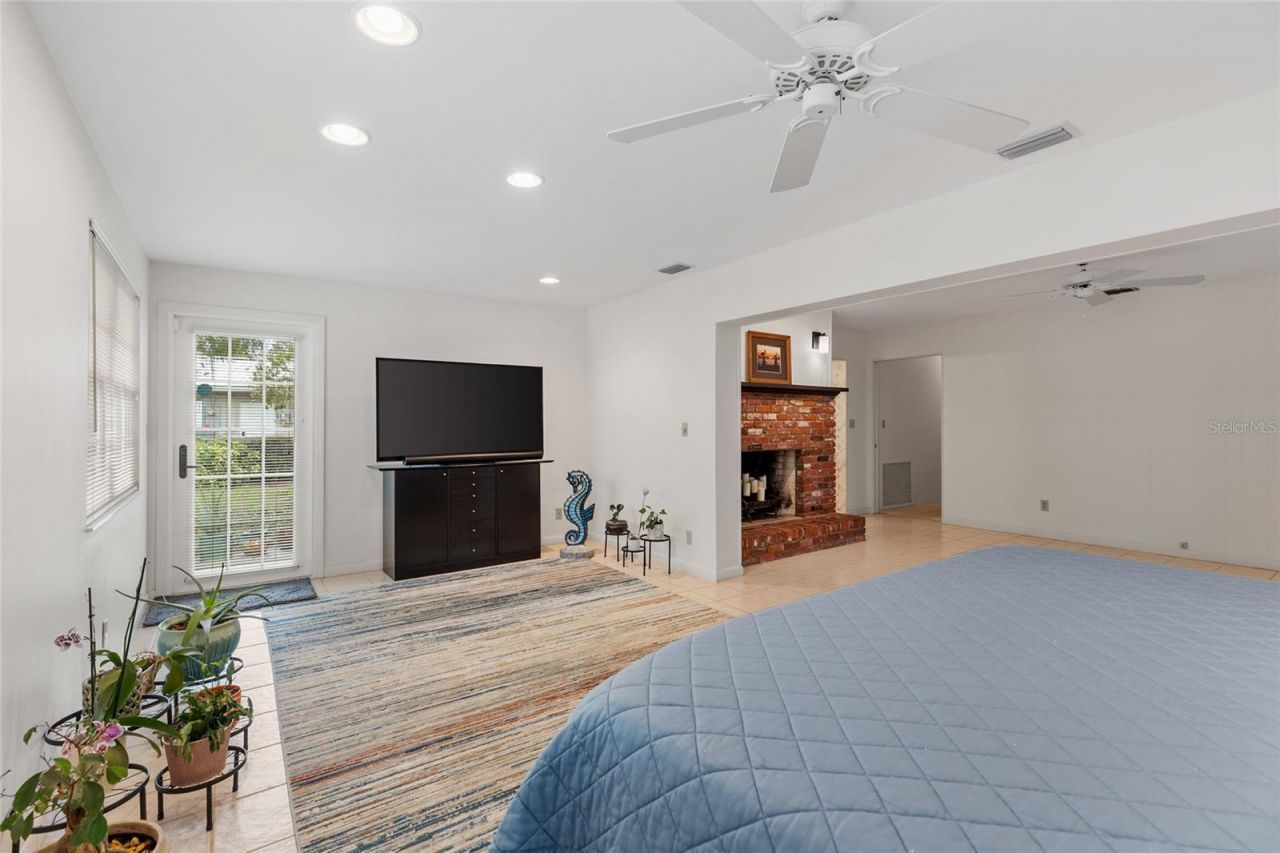 1901 Dormieone Road N, Saint Petersburg, FL 33710 Photo
