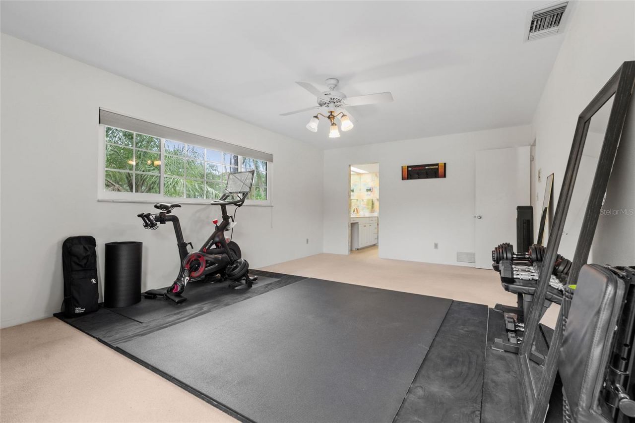1901 Dormieone Road N, Saint Petersburg, FL 33710 Photo