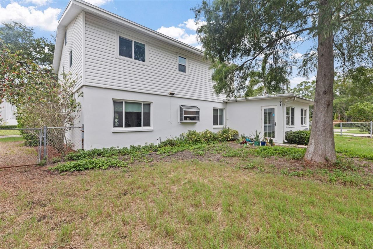1901 Dormieone Road N, Saint Petersburg, FL 33710 Photo