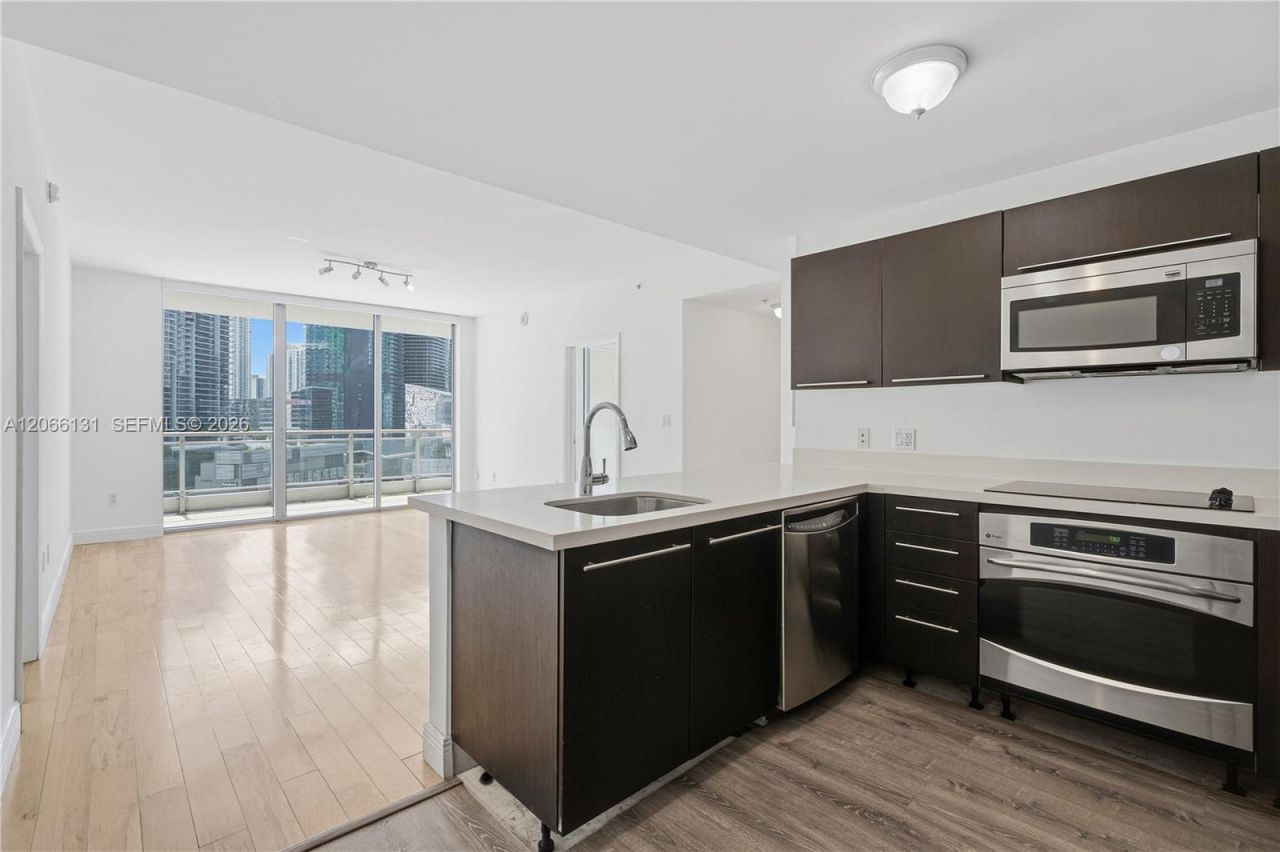 90 SW 3rd St, Unit 1801, Miami, FL 33130 Photo