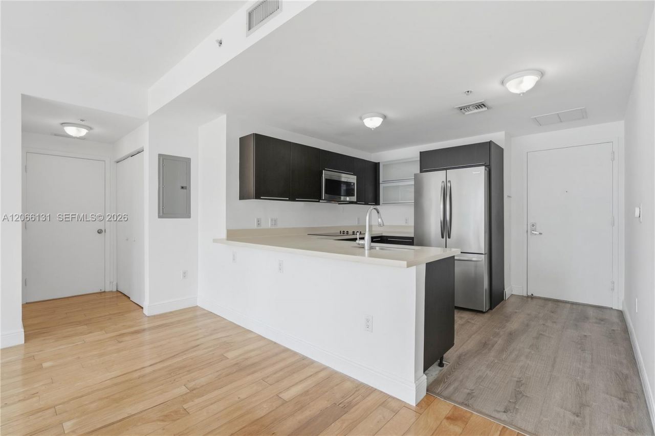 90 SW 3rd St, Unit 1801, Miami, FL 33130 Photo