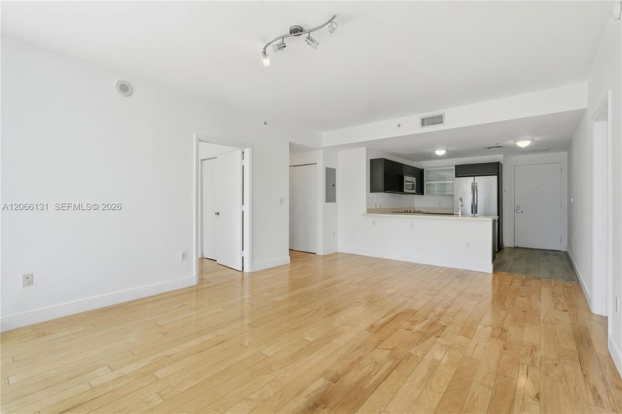 90 SW 3rd St, Unit 1801, Miami, FL 33130 Photo