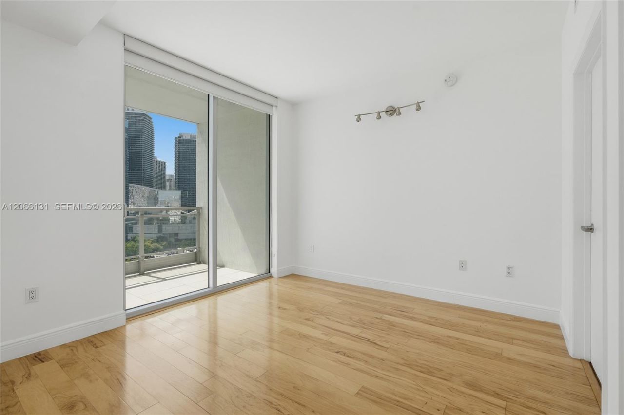 90 SW 3rd St, Unit 1801, Miami, FL 33130 Photo