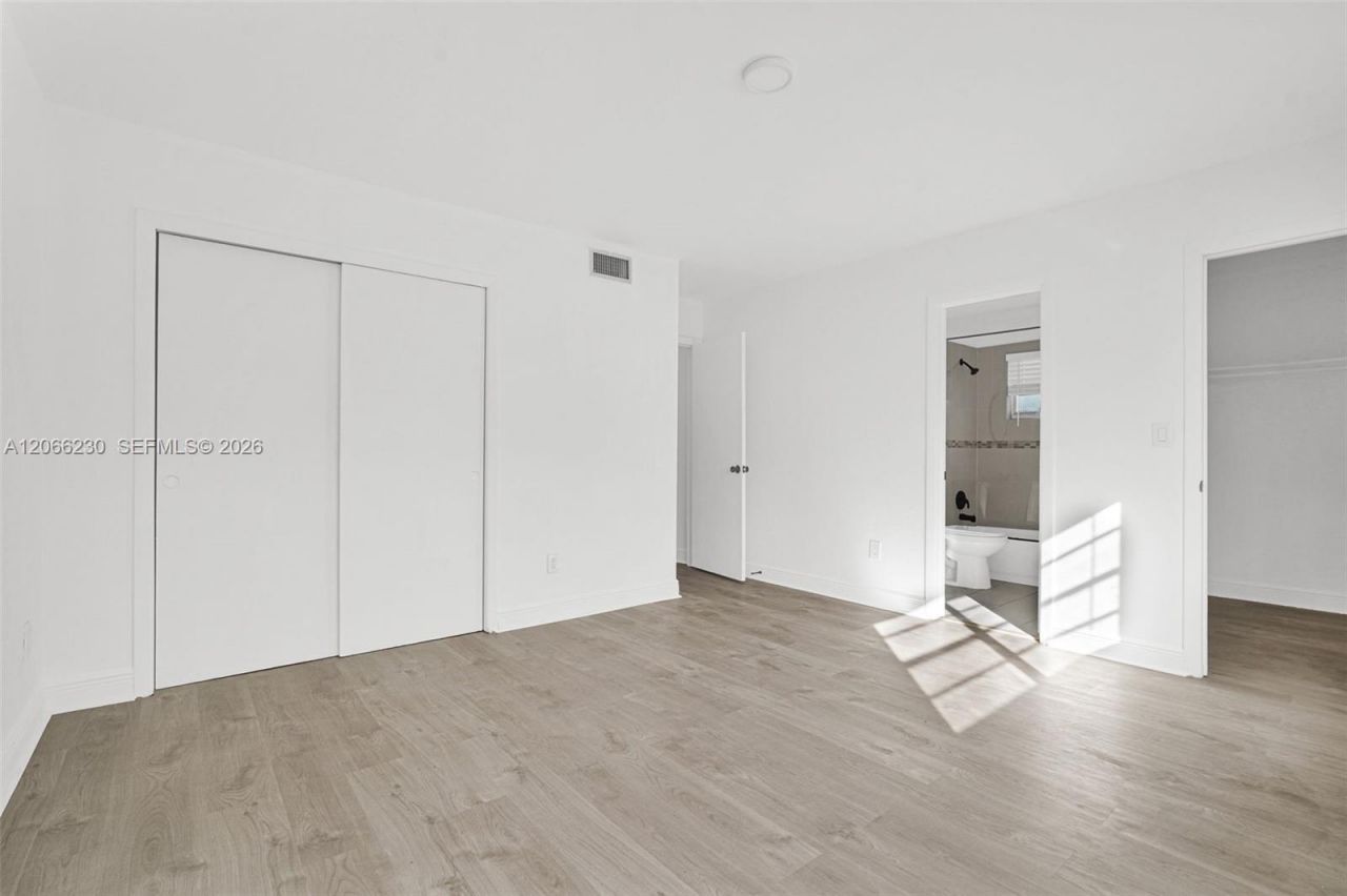 8295 NE Miami Ct , Unit 4, Miami, FL 33138 Photo