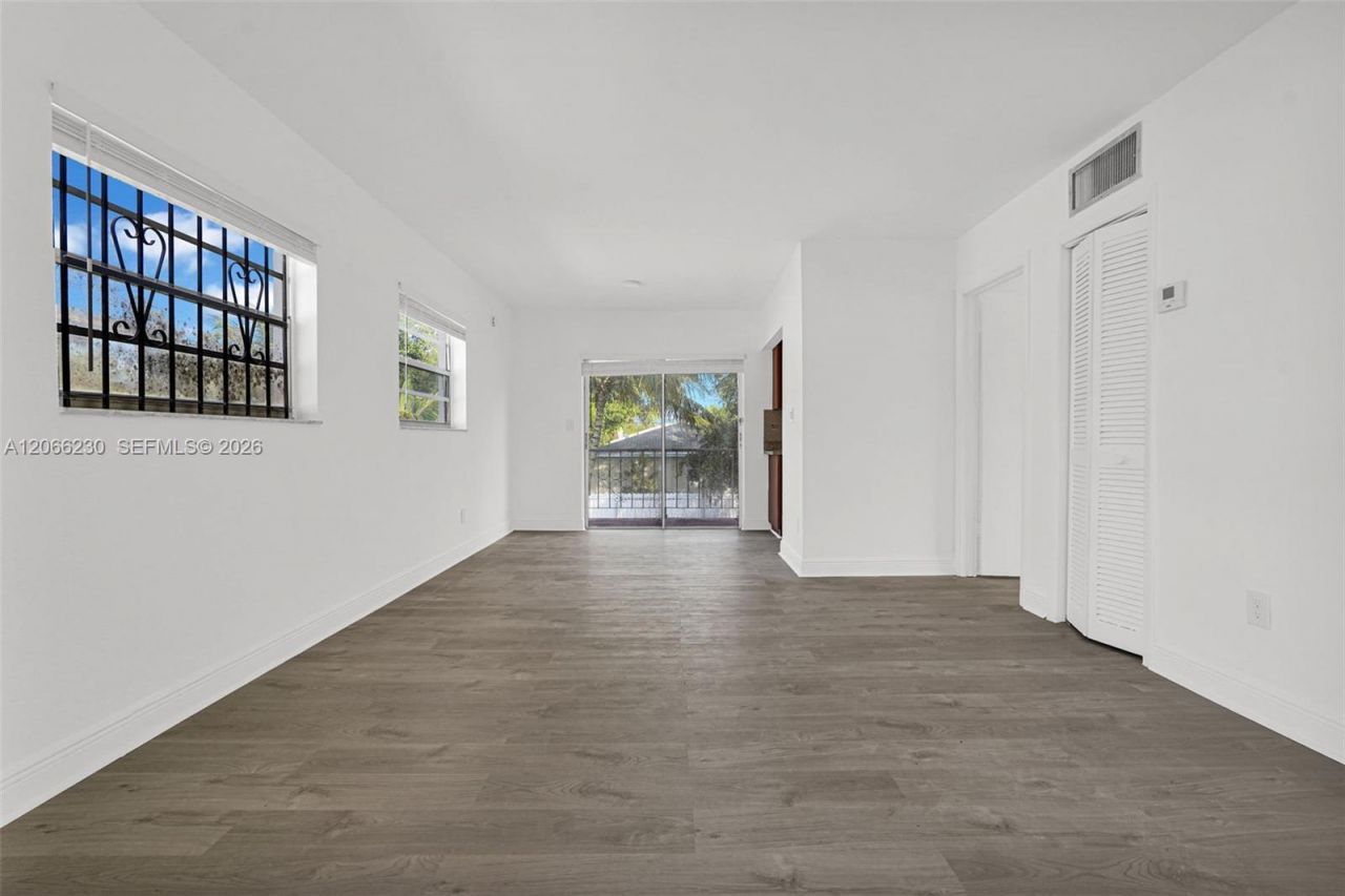 8295 NE Miami Ct , Unit 4, Miami, FL 33138 Photo
