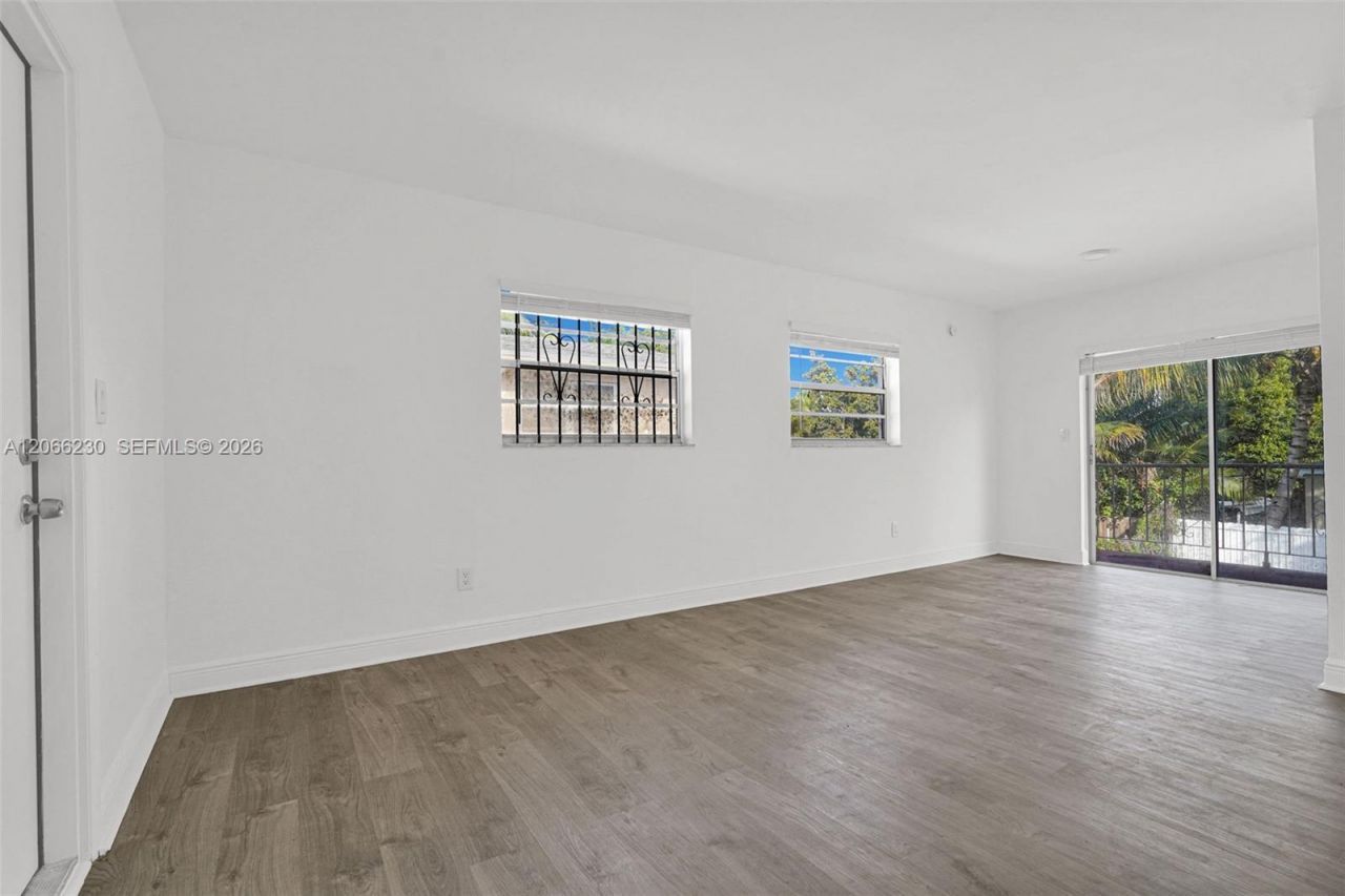8295 NE Miami Ct , Unit 4, Miami, FL 33138 Photo