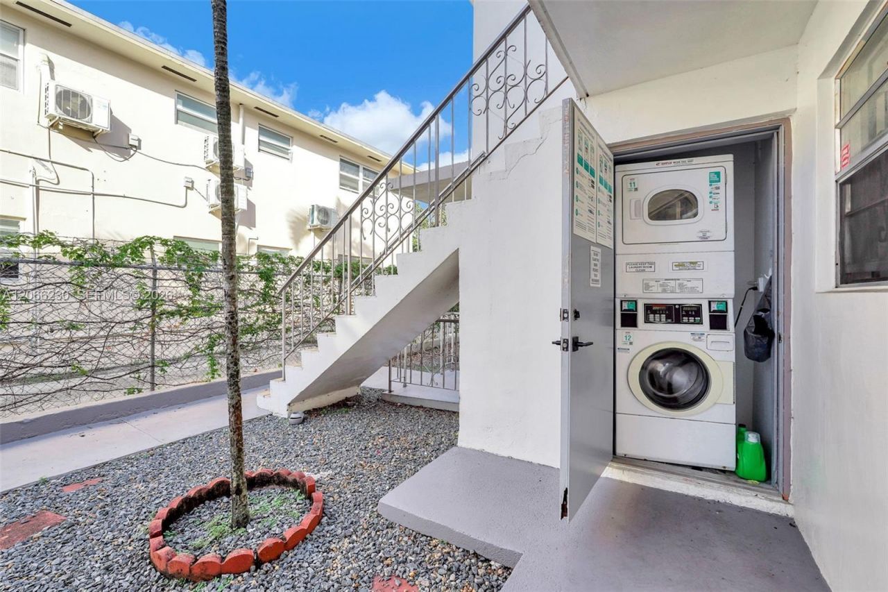 8295 NE Miami Ct , Unit 4, Miami, FL 33138 Photo