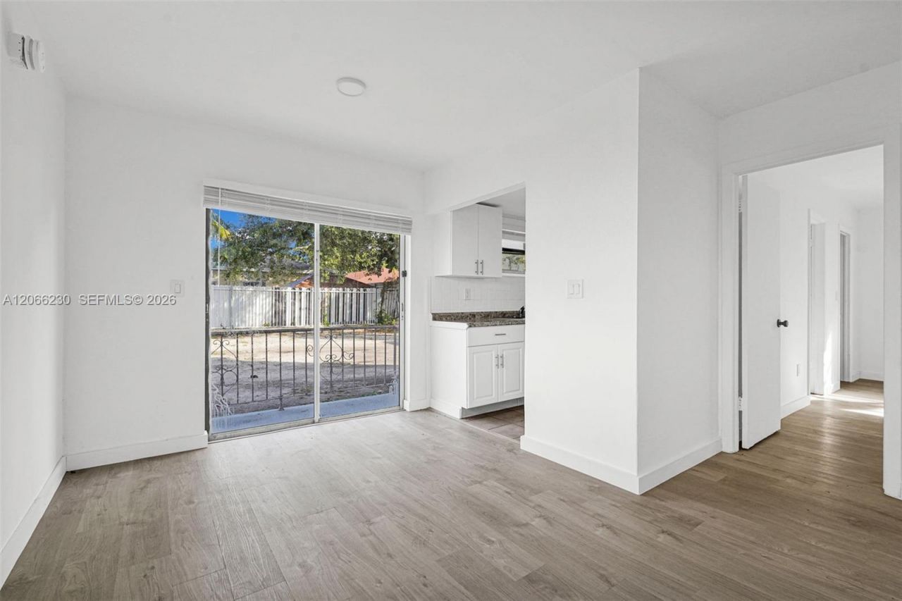 8295 NE Miami Ct , Unit 4, Miami, FL 33138 Photo