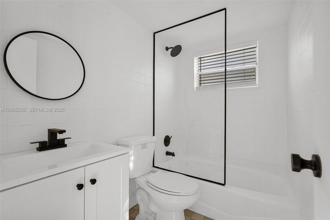8295 NE Miami Ct , Unit 4, Miami, FL 33138 Photo