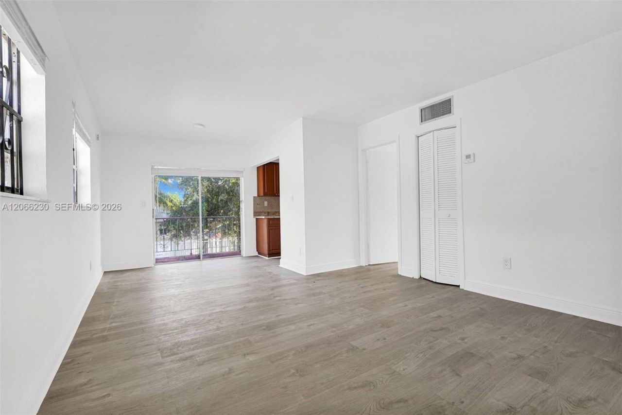 8295 NE Miami Ct , Unit 4, Miami, FL 33138 Photo