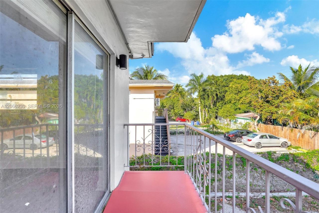 8295 NE Miami Ct , Unit 4, Miami, FL 33138 Photo