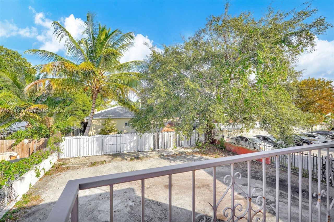 8295 NE Miami Ct , Unit 4, Miami, FL 33138 Photo