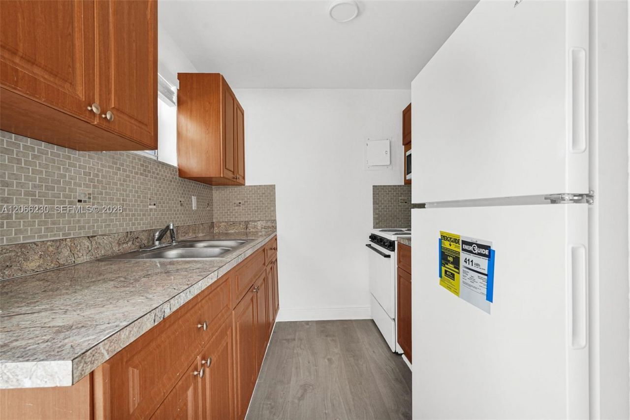 8295 NE Miami Ct , Unit 4, Miami, FL 33138 Photo