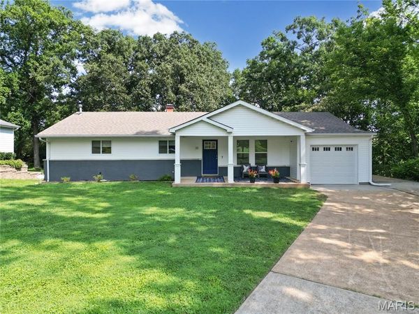 35 Branford Drive, Olivette, MO 63132