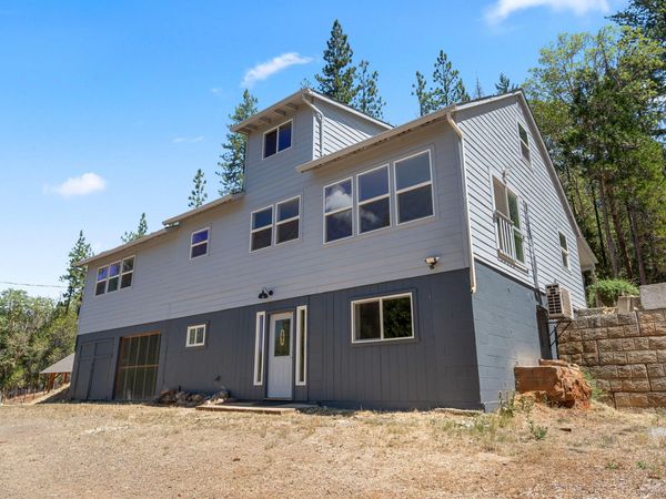 2016 Sykes Creek Road, Rogue River, OR 97537