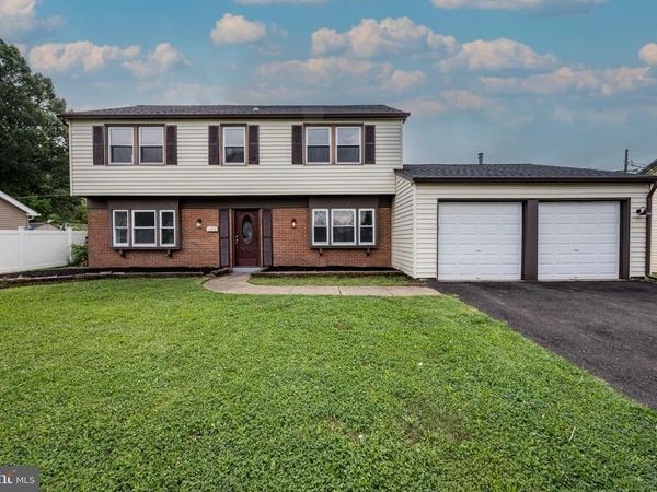 82 GABRIEL LANE, WILLINGBORO, NJ 08046