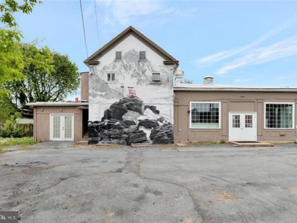318 E KING STREET, STRASBURG, VA 22657