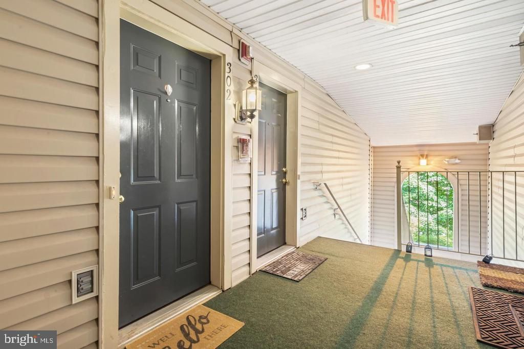 7014 Metropolitan Place, Unit 302, Falls Church, VA 22043 Main Photo