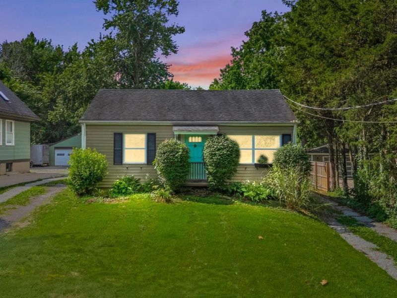 481 E Sharon Road, Glendale, OH 45246 Photo 1