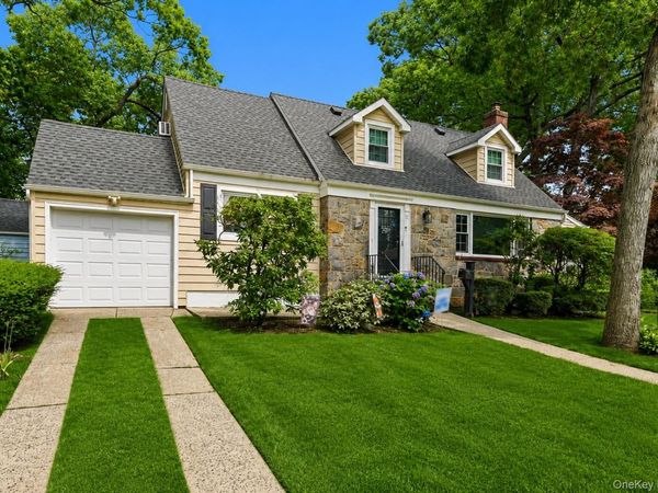 39 Alice Avenue, Merrick, NY 11566