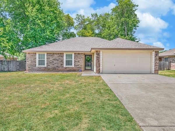 213 Woodlands Boulevard , Bellmead, TX 76705