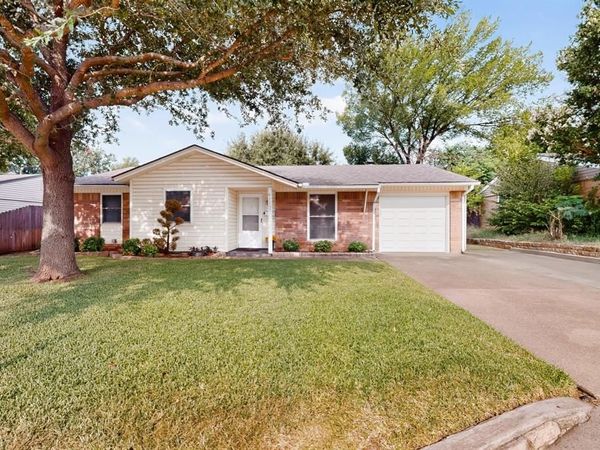 1207 Aransas Drive, Euless, TX 76039