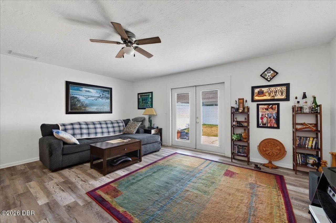 841 E 14th Avenue, New Smyrna Beach, FL 32169 Photo