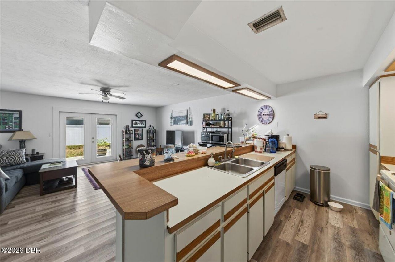 841 E 14th Avenue, New Smyrna Beach, FL 32169 Photo