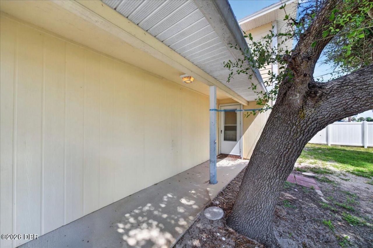 841 E 14th Avenue, New Smyrna Beach, FL 32169 Photo