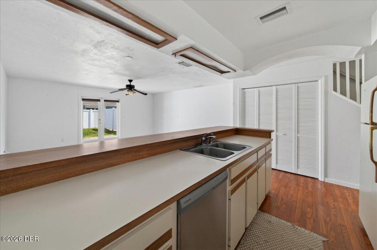 841 E 14th Avenue, New Smyrna Beach, FL 32169 Photo
