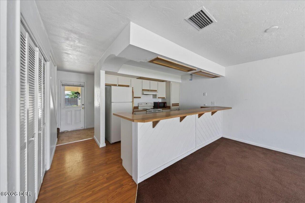 841 E 14th Avenue, New Smyrna Beach, FL 32169 Photo