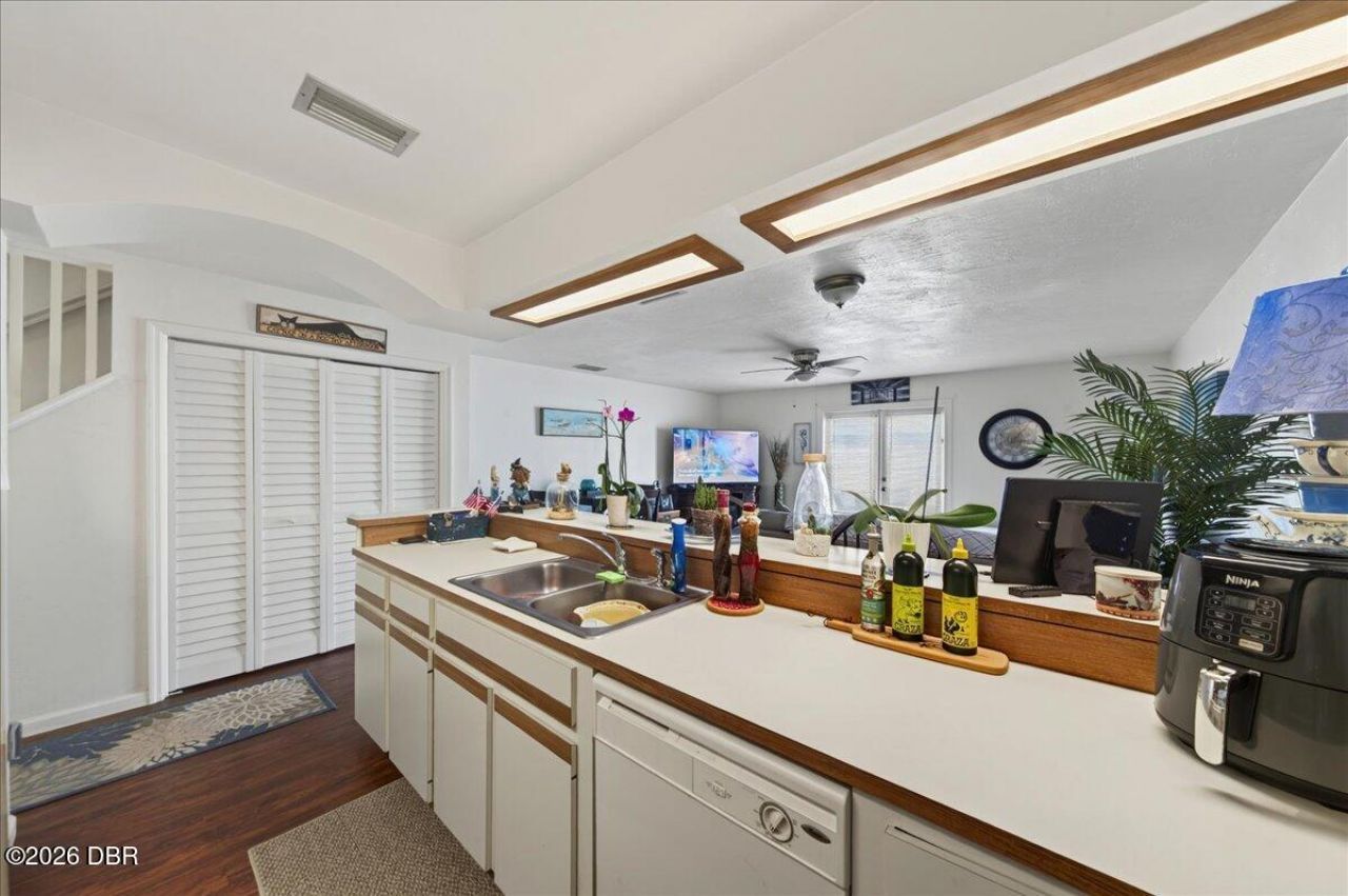 841 E 14th Avenue, New Smyrna Beach, FL 32169 Photo