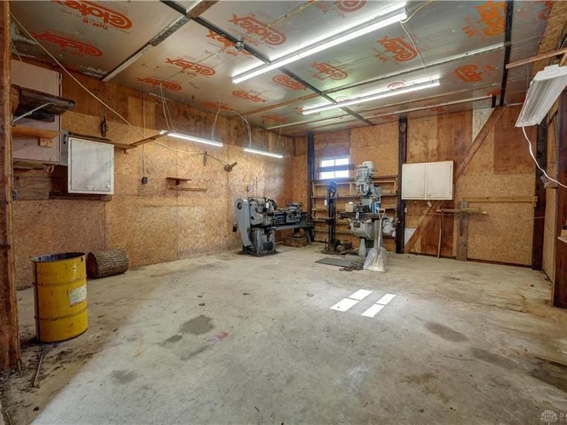 8150 Snake Road, Dayton, OH 45426 Photo 16