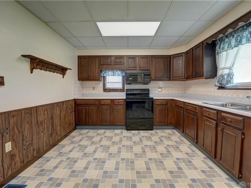 8150 Snake Road, Dayton, OH 45426 Photo 22