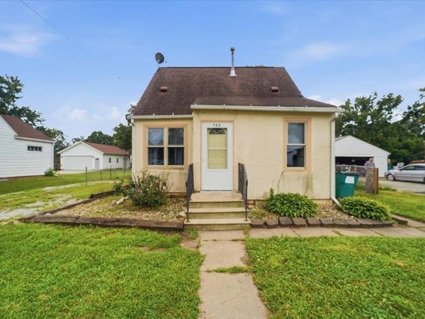 744 Central Avenue, Evansdale, IA 50707