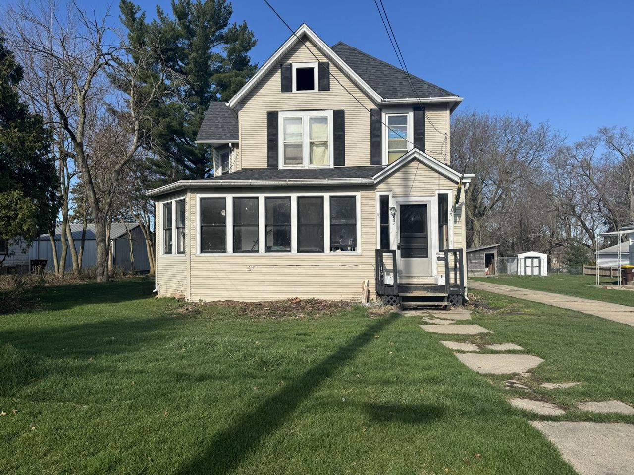 1650 S Oak Avenue , Freeport, IL 61032 Main Photo