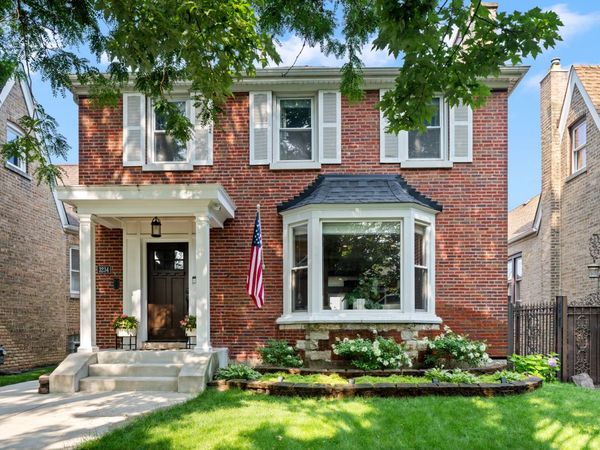 3234 N Newcastle Avenue , Chicago, IL 60634