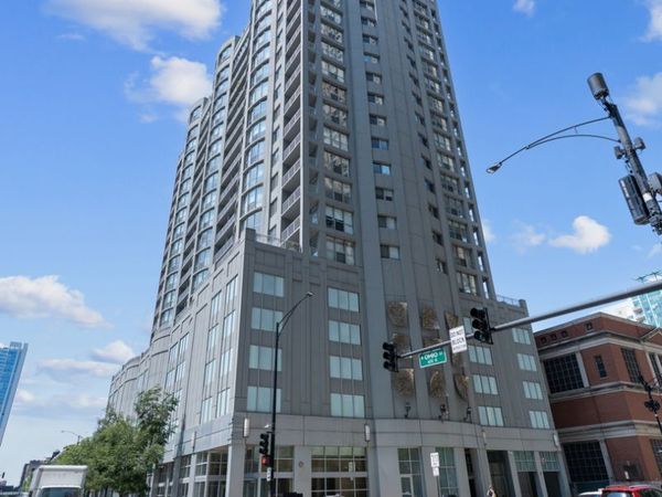 600 N Dearborn Street , Unit 602, Chicago, IL 60654